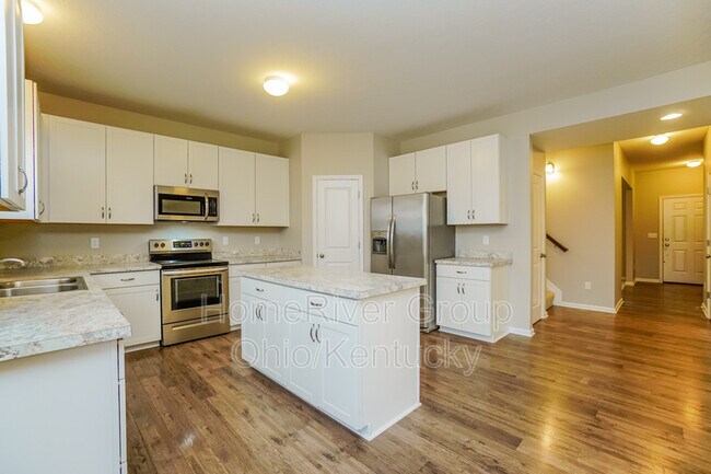 Building Photo - 7995 Narrow Leaf Dr