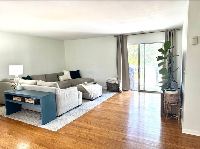 Foto del edificio - 974 Mallard Cir