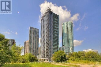 Building Photo - 223-2223 Webb Dr