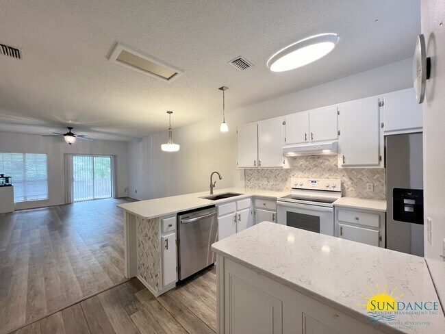 Foto del edificio - Great Townhouse with community pool!