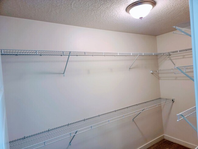 Building Photo - GET $500 OFF THE FIRST MONTHS RENT!!!
