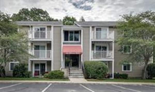 Primary Photo - 44 Silver Hill Ln