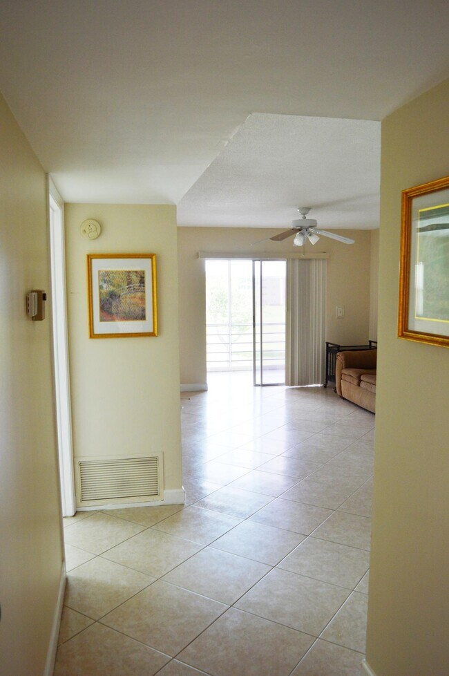 Foto del edificio - 2615 NE 1st Ct