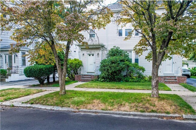 Building Photo - 550 Wayland Ave