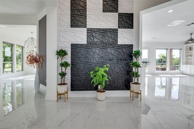 Foto del edificio - 7417 Marigold Dr