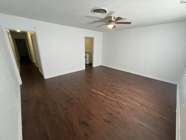 Foto del edificio - 1902 Huff St