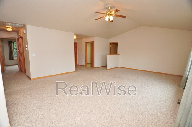 Building Photo - 293 Armande Loop