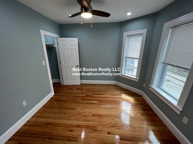 Building Photo - 15 Harold St