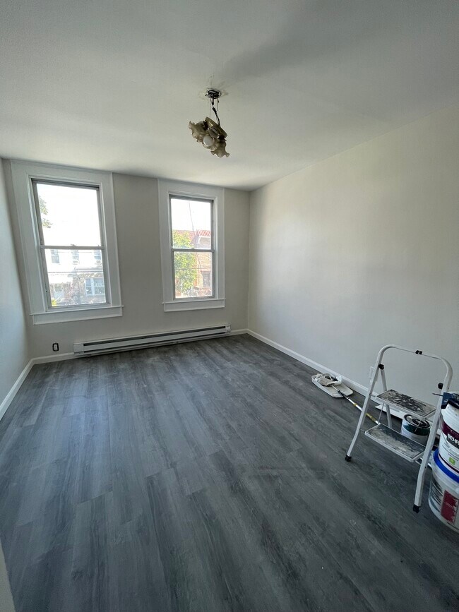 Foto del edificio - 2745 Holland Ave