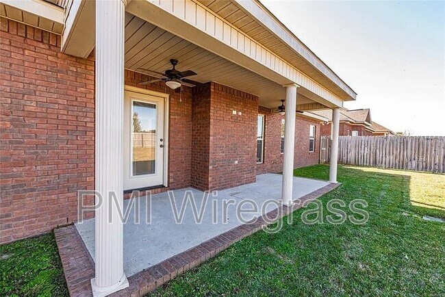 Foto del edificio - 213 Greyfox Trail