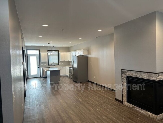 Foto del edificio - 625 Prairie Rose Trl