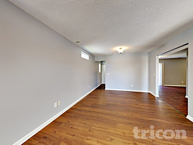 Foto del edificio - 308 Fox Trot Dr