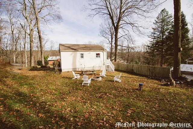 Building Photo - 22 Lakeview Dr