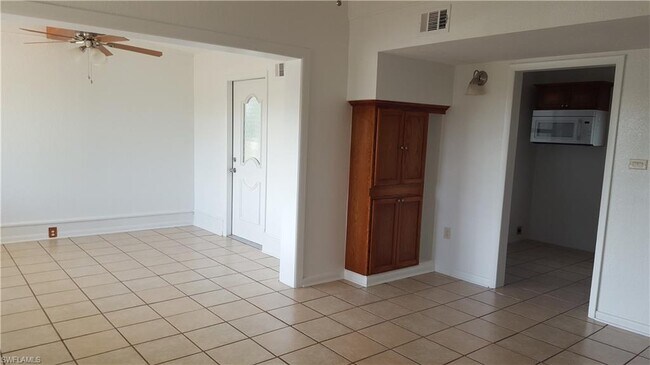 Building Photo - 3461 Lucerne Terrace