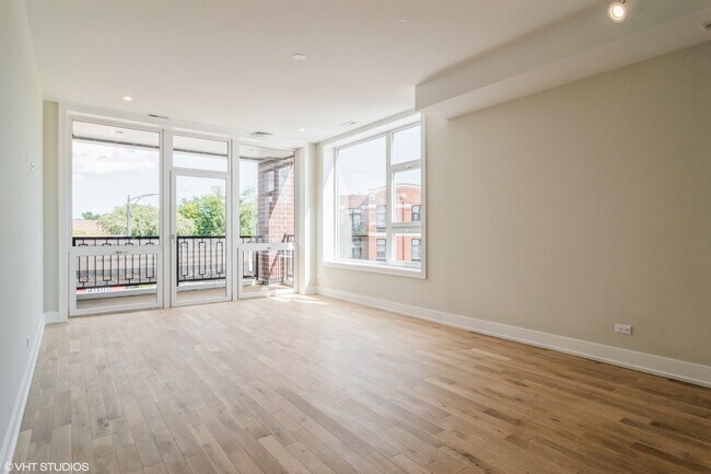 Building Photo - 2105 W Caton St