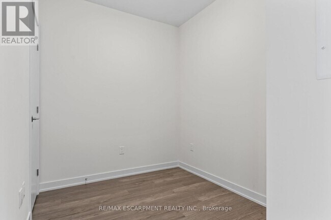 Photo du bâtiment - 212 King William St