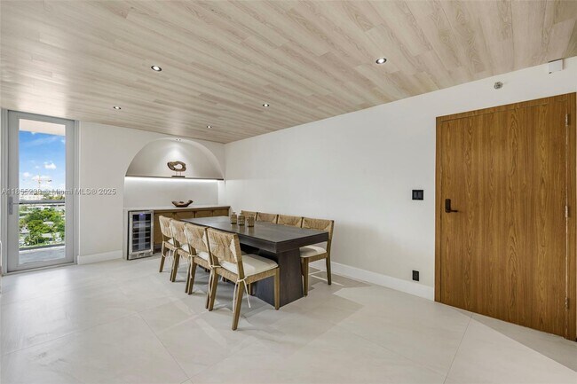 Building Photo - 9511 Collins Ave