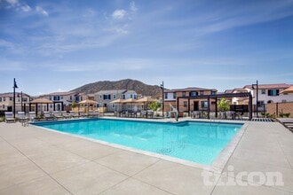 Interior Photo - Tricon Winchester