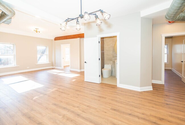 Foto del edificio - 1032 W Dakin St