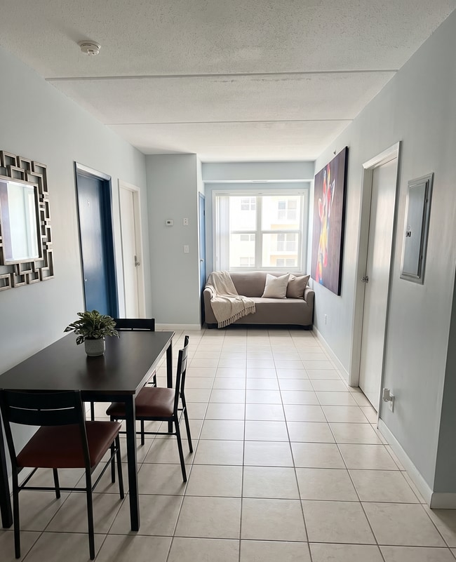 Building Photo - 253-253 Lester St