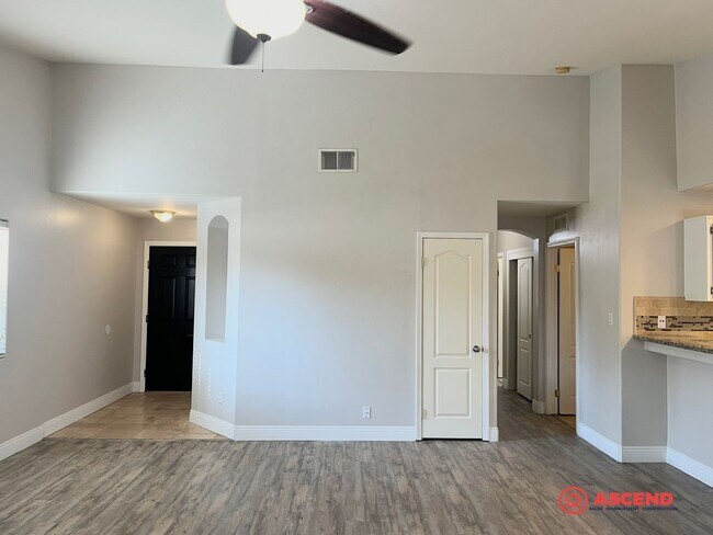 Foto del edificio - Stunning 4 Bedroom Home In Rosedale!