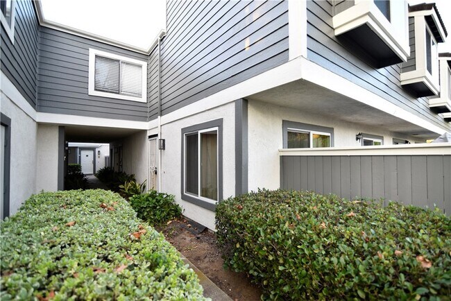 Foto del edificio - 1150 Golden Springs Dr