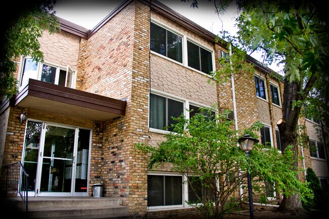 Foto del edificio - 2536 Lyndale Ave S