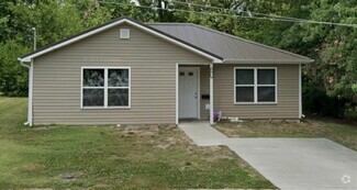 Building Photo - 909 W Love St