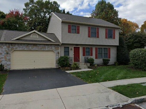 Primary Photo - 1452 Maplewood Dr