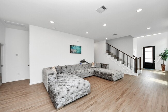 Foto del edificio - 309 Violet Crown Ln