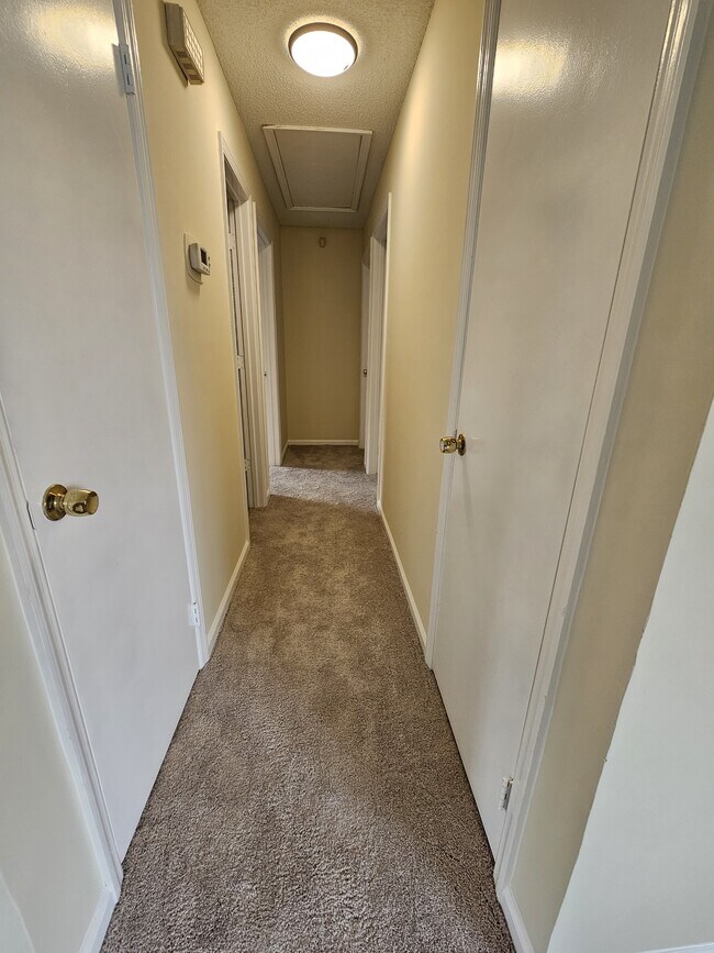 Foto del edificio - 124 Hunt Club Ct