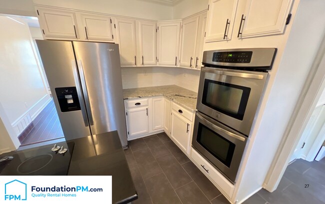 Building Photo - 8653 Chris Suzanne Cir