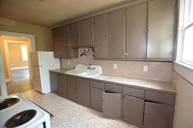 Building Photo - 229 Academy Ave NW