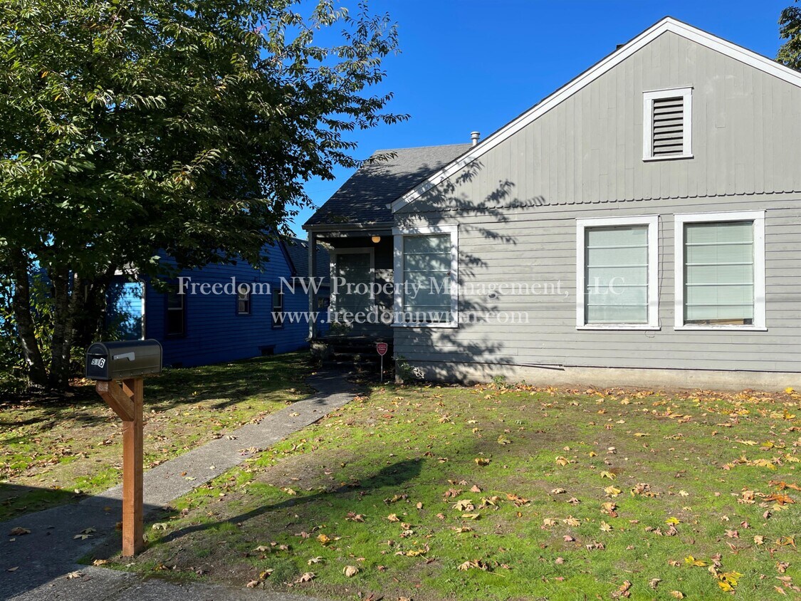 Foto principal - 516 Bates St SE
