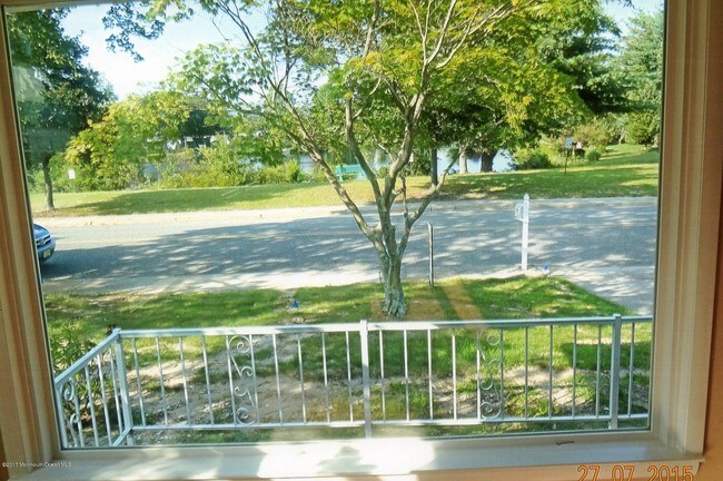 Building Photo - 315 Barbados Dr N