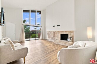 Building Photo - 2322 Palos Verdes Dr W