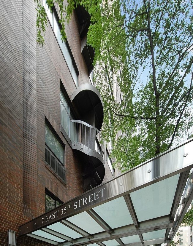 Building Photo - The Antoinette