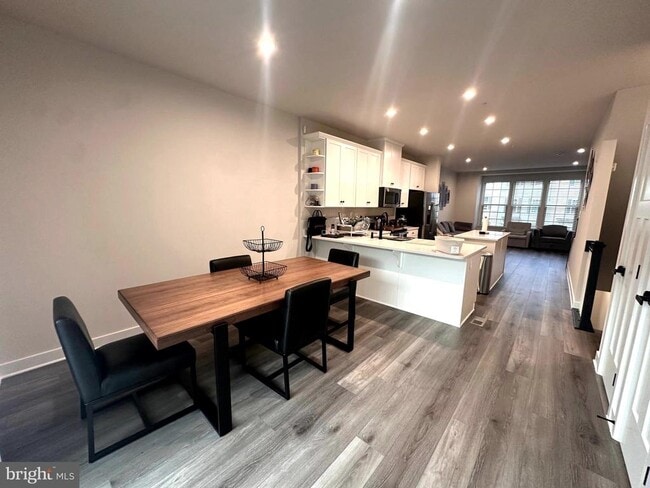 Foto del edificio - 19809 Habitat Ter