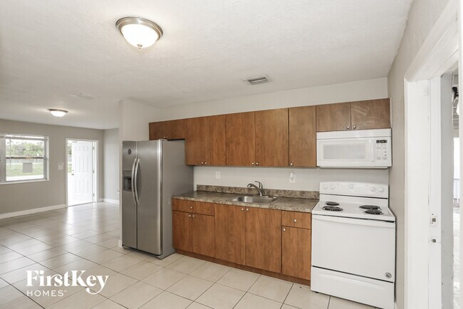 Building Photo - 4235 NW 167th Terrace