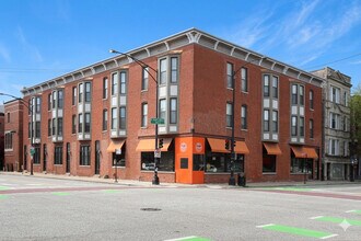 Building Photo - 1008 S Loomis St