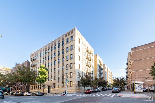 Context - 687 W 204th St