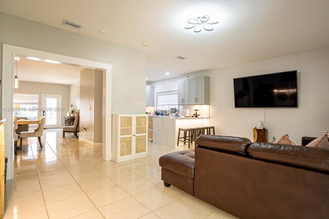 Foto del edificio - 2721 NE 42nd Ave