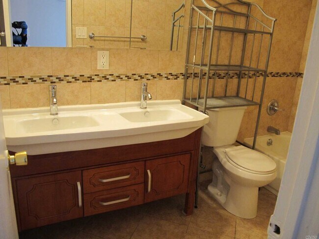 Building Photo - 214-32 Waters Edge Dr