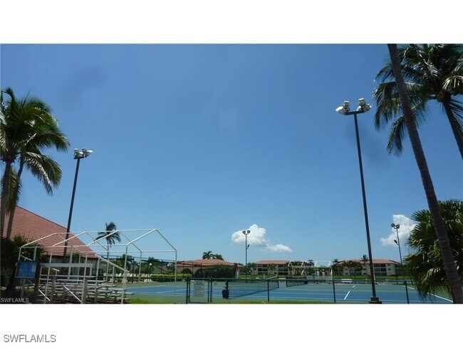 Foto del edificio - 11110 Caravel Cir