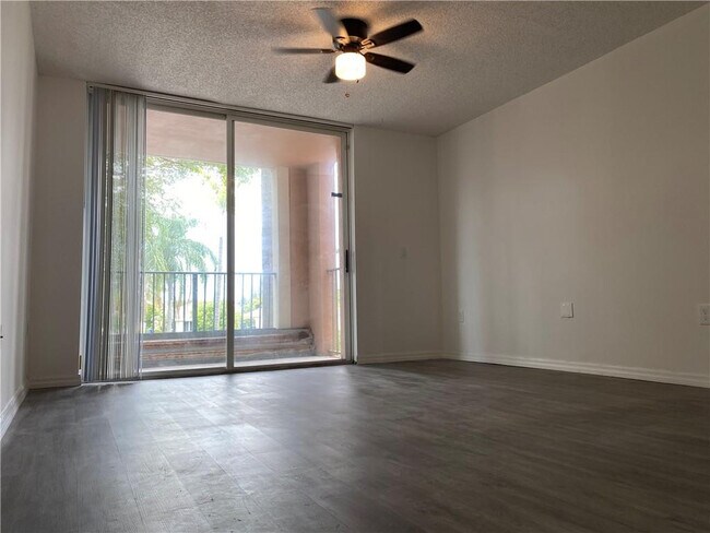 Foto del edificio - 12112 St.Andrews Pl