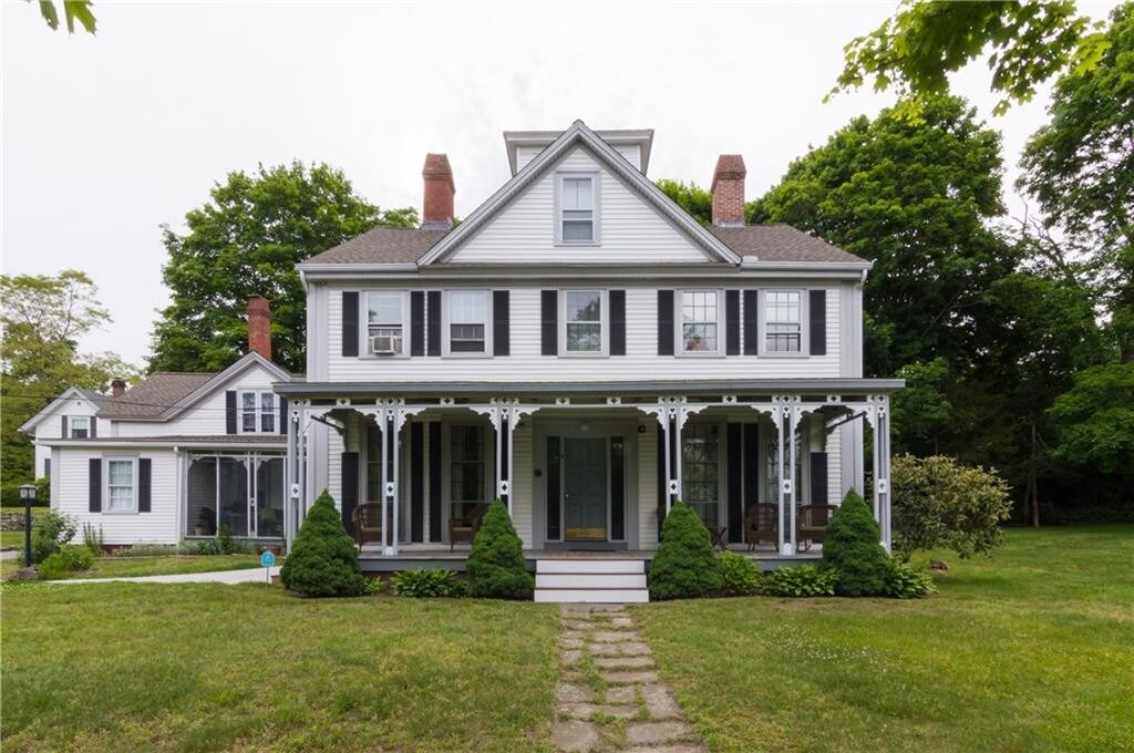 1 Tower Hill Rd Unit 2, North Kingstown, RI 02852 Room for Rent in