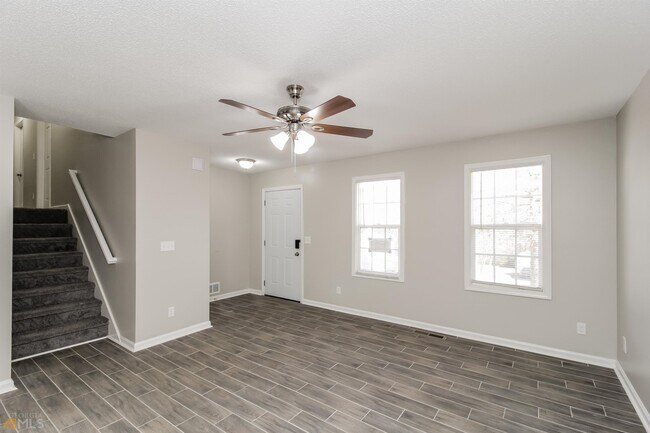 Building Photo - 581 Southern Trace Dr