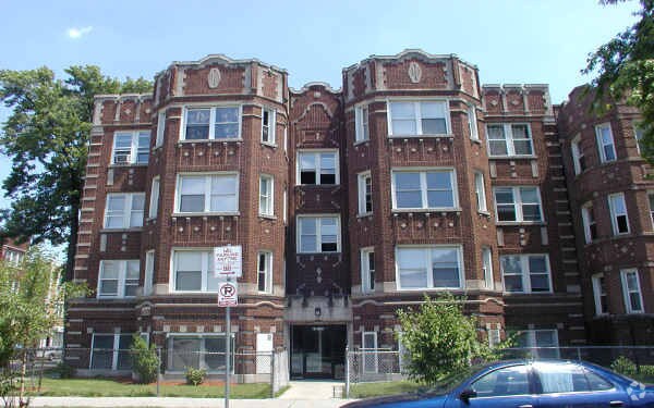 Foto del edificio - 8101 S Marshfield Ave