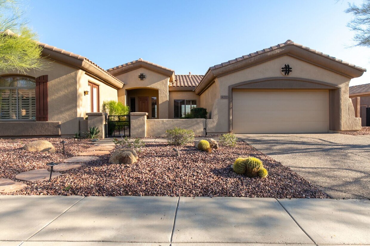 Primary Photo - "Beautiful Anthem Rental with Granite Coun...