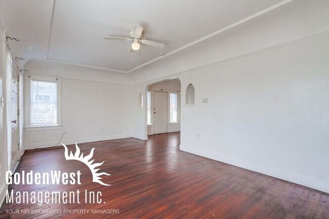 Building Photo - Charming 3Bdm 2Ba Home in the Normal Heigh...